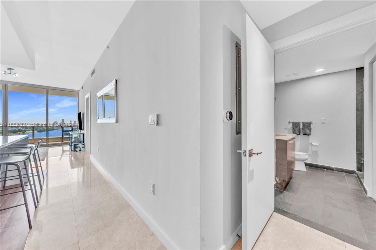 900 Biscayne Blvd # 2504