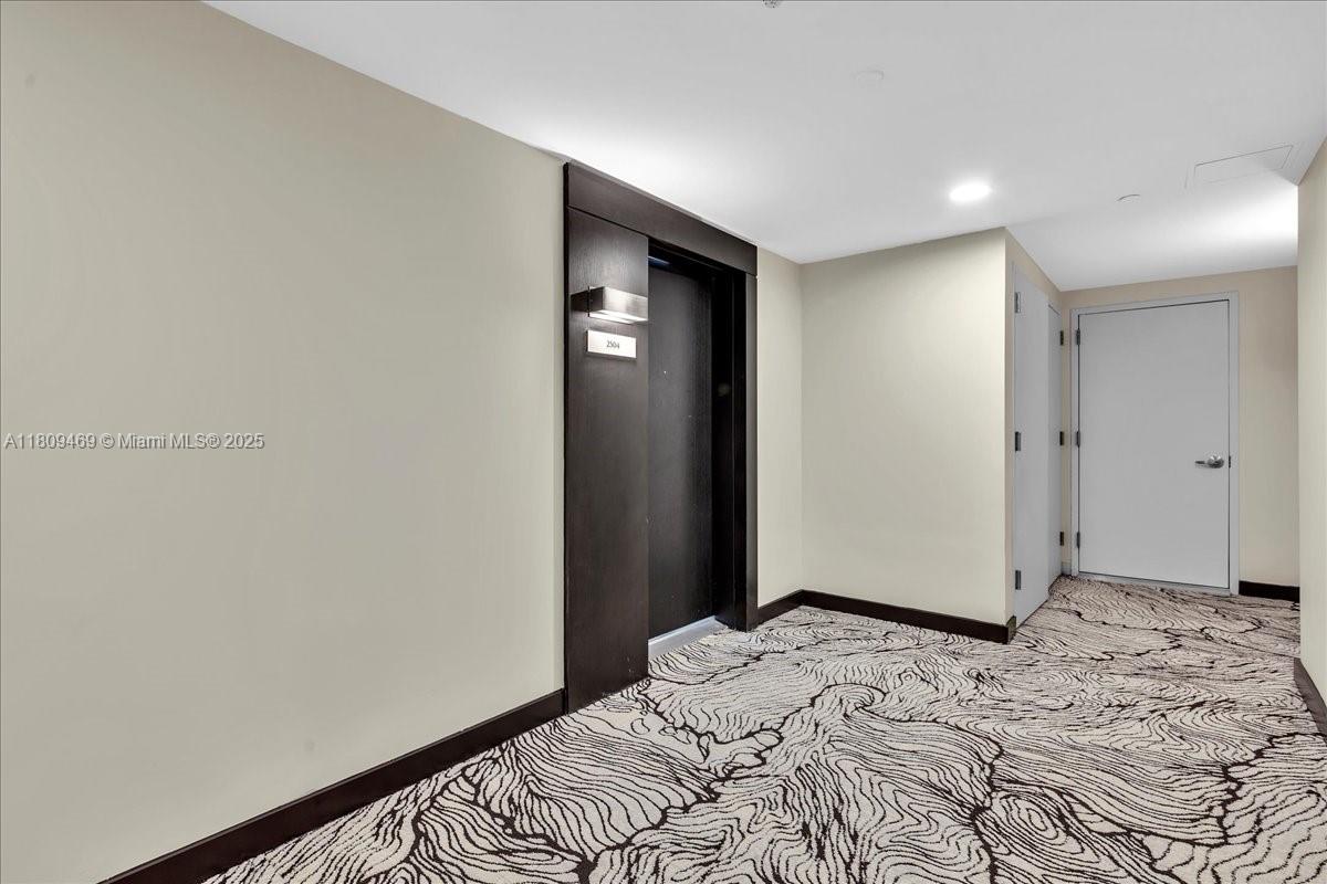 900 Biscayne Blvd # 2504