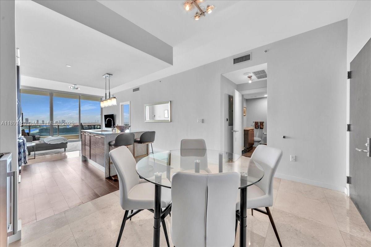 900 Biscayne Blvd # 2504