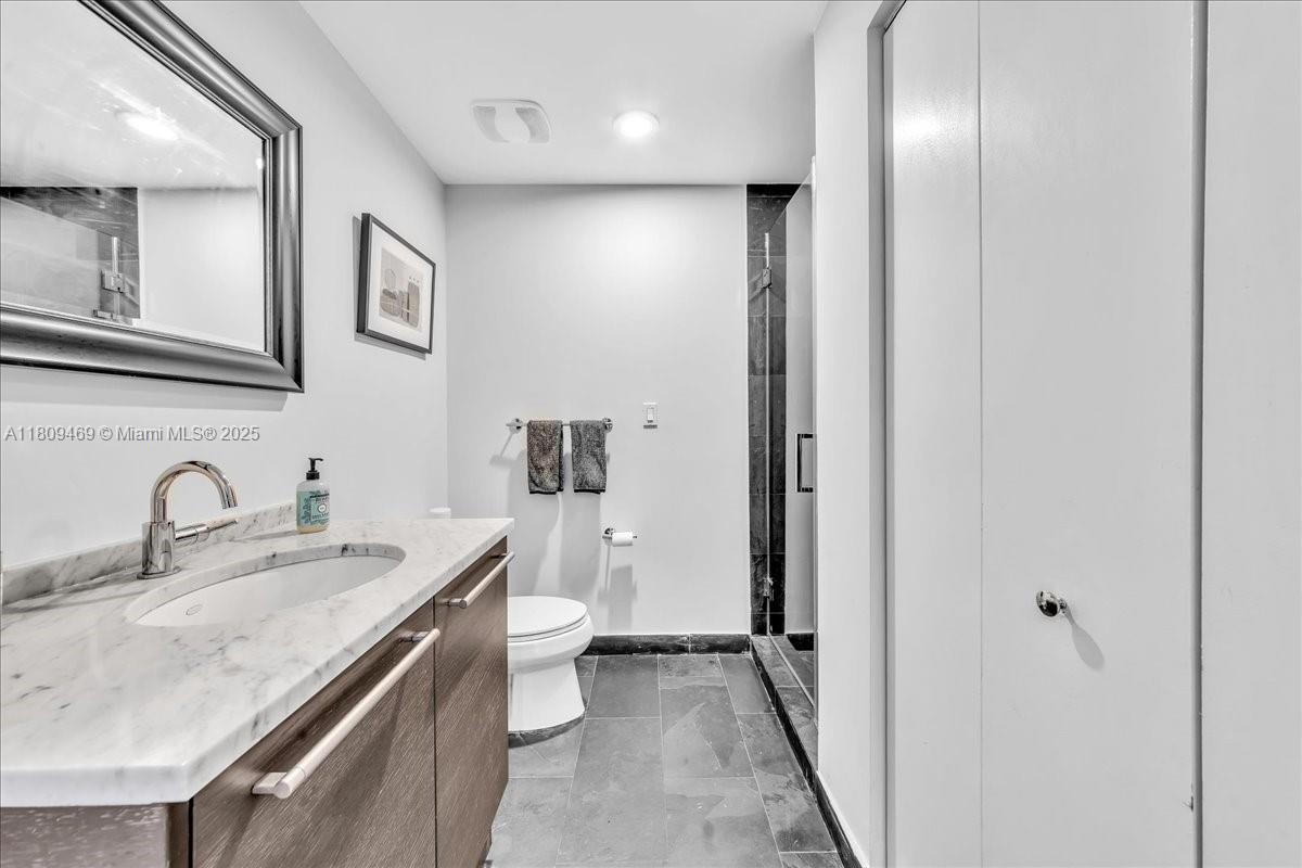 900 Biscayne Blvd # 2504