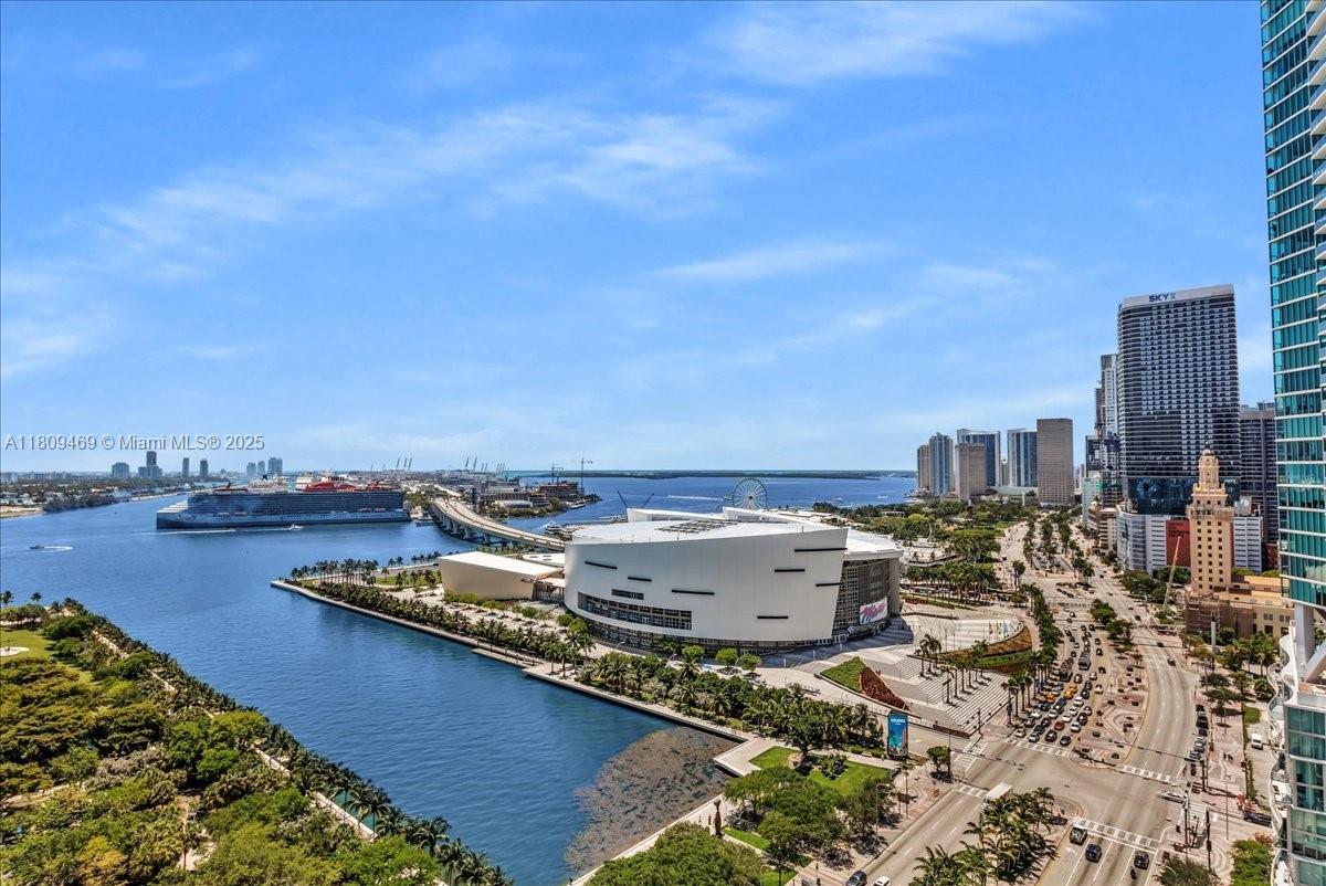 900 Biscayne Blvd # 2504