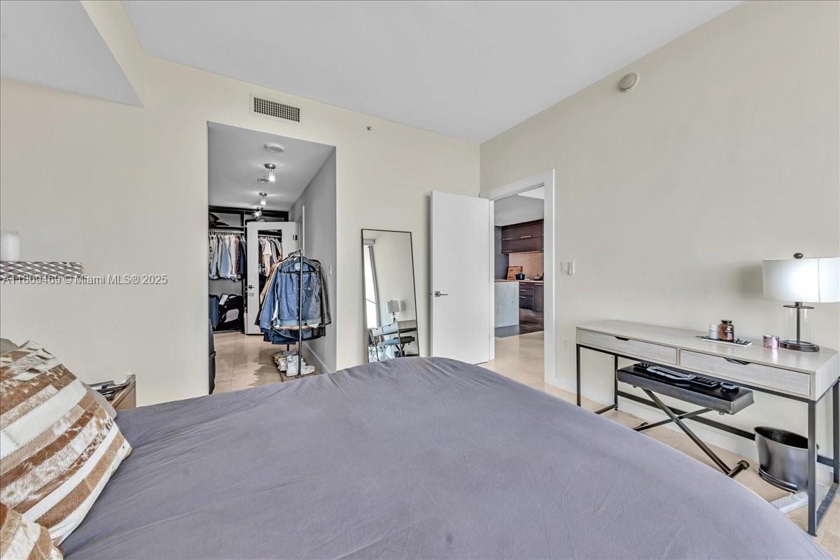 900 Biscayne Blvd # 2504