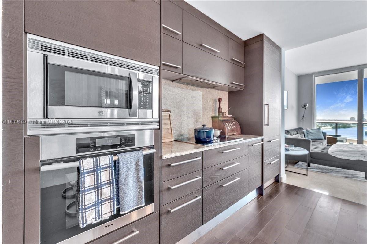 900 Biscayne Blvd # 2504