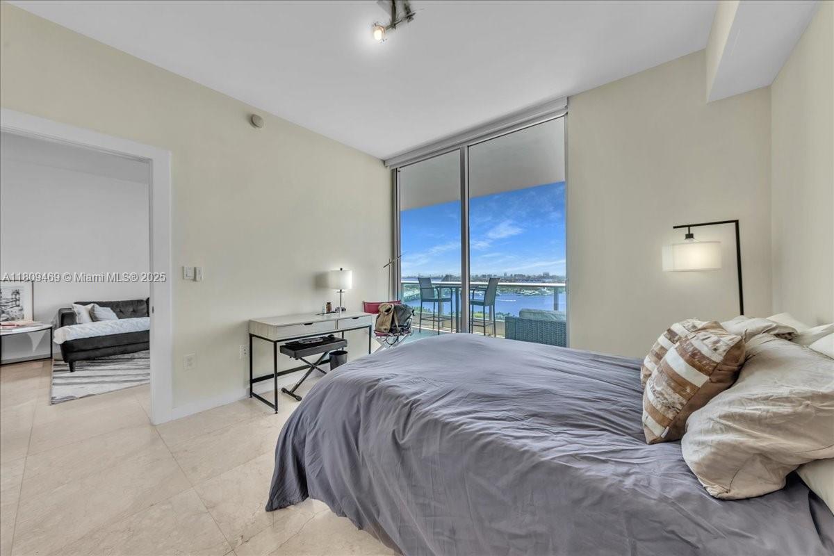 900 Biscayne Blvd # 2504