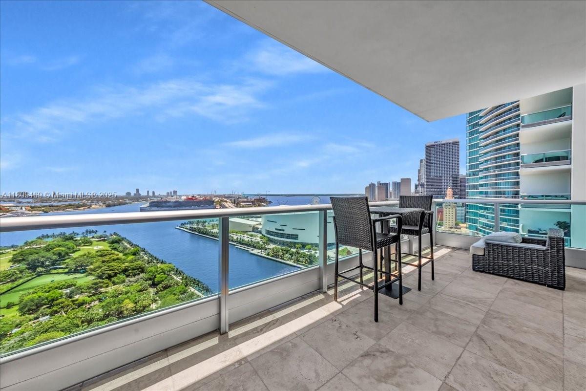 900 Biscayne Blvd # 2504