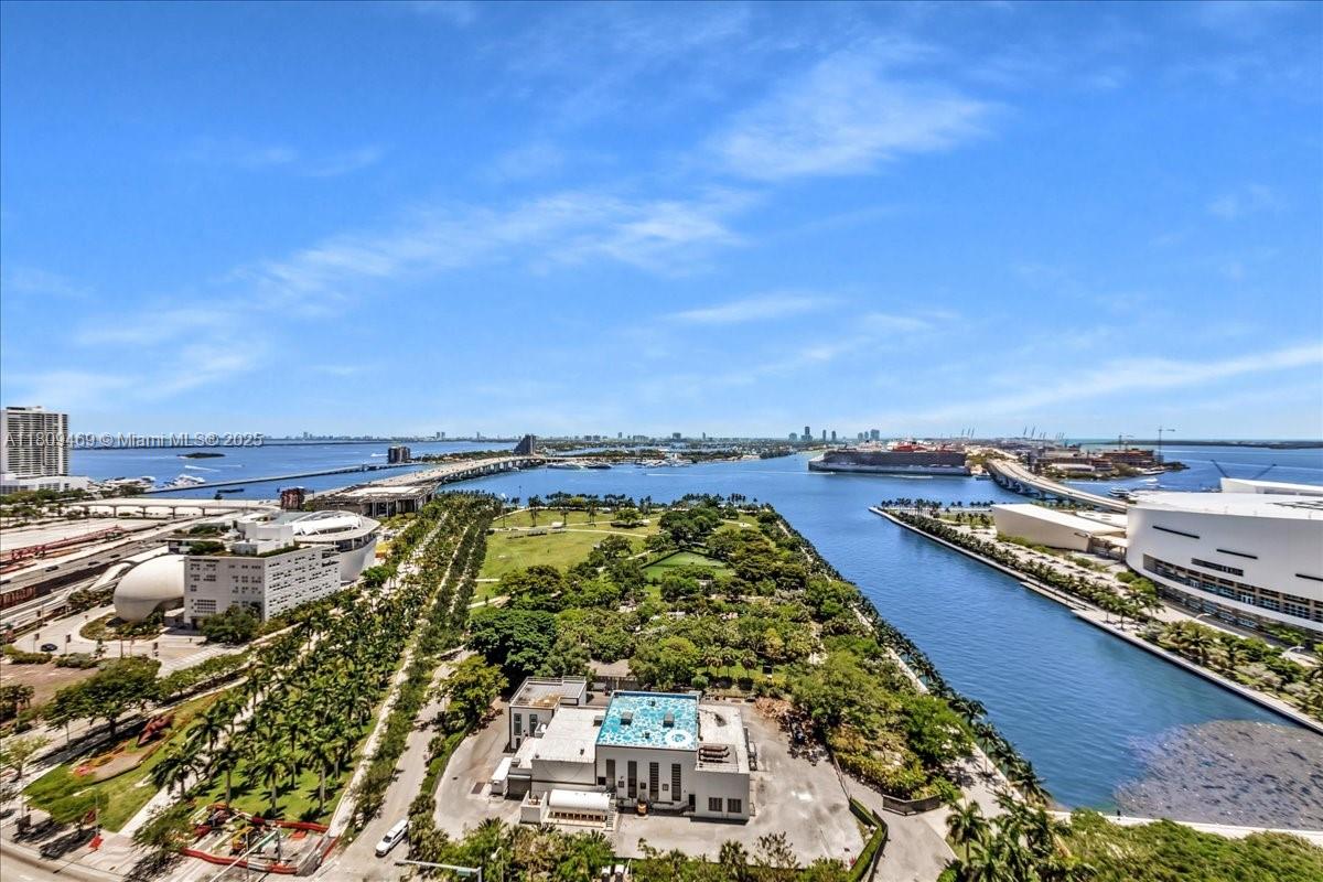 900 Biscayne Blvd # 2504