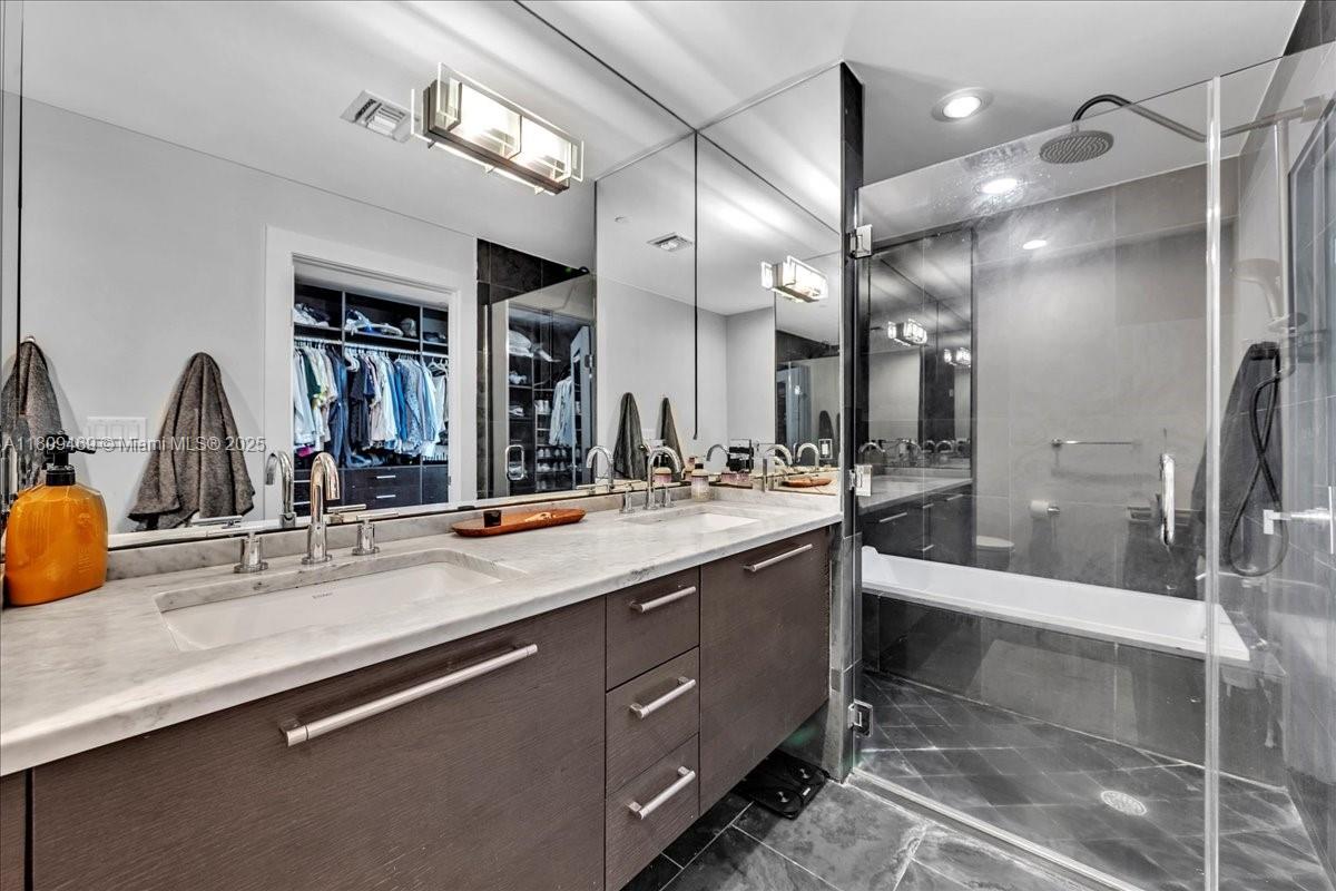 900 Biscayne Blvd # 2504