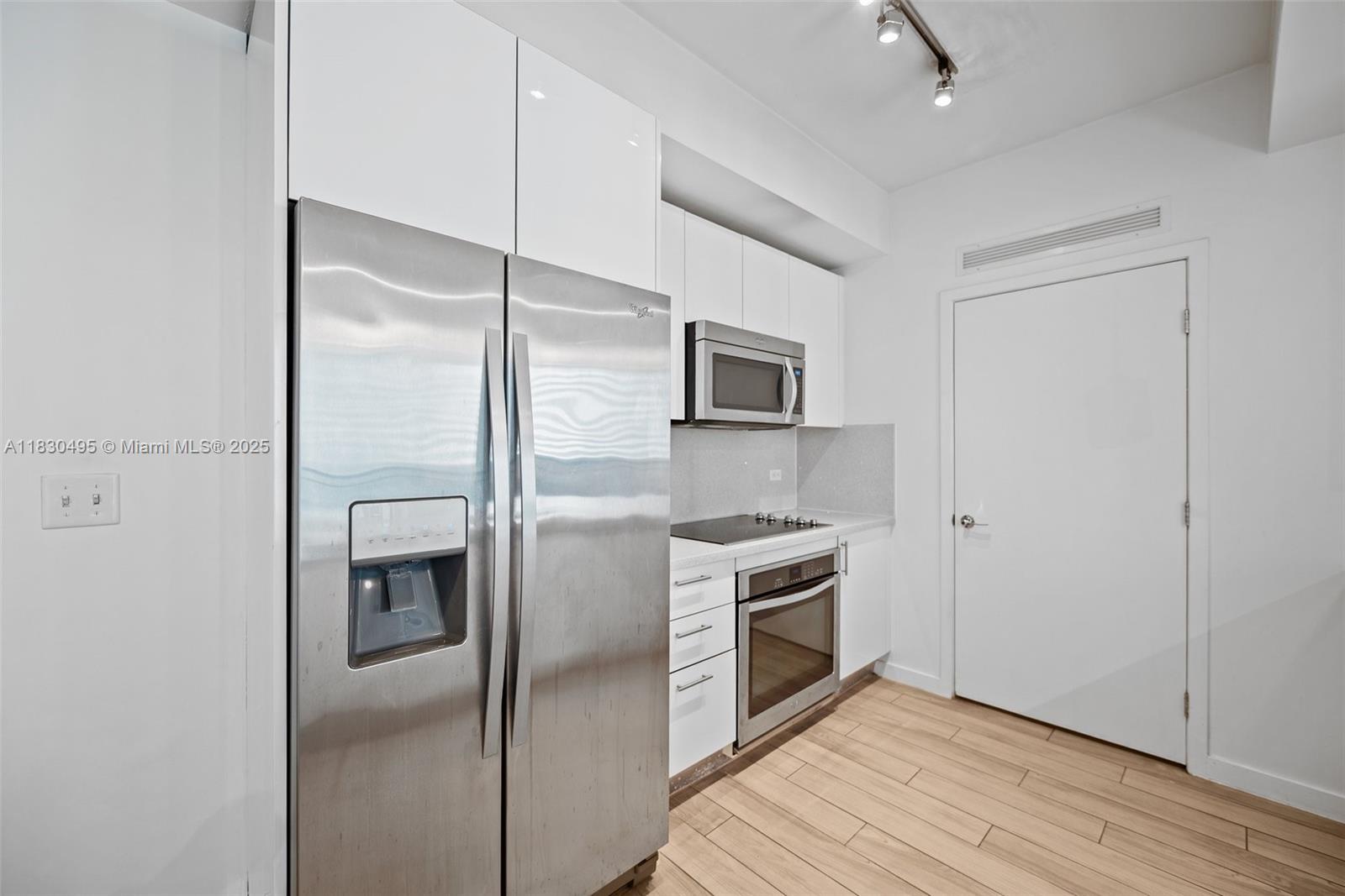 999 SW 1st Ave # 1615