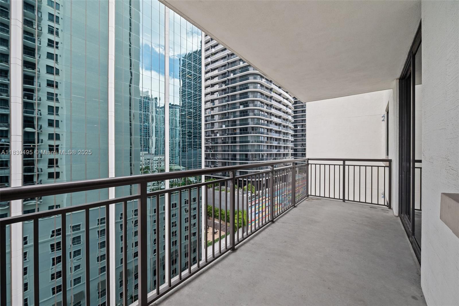 999 SW 1st Ave # 1615