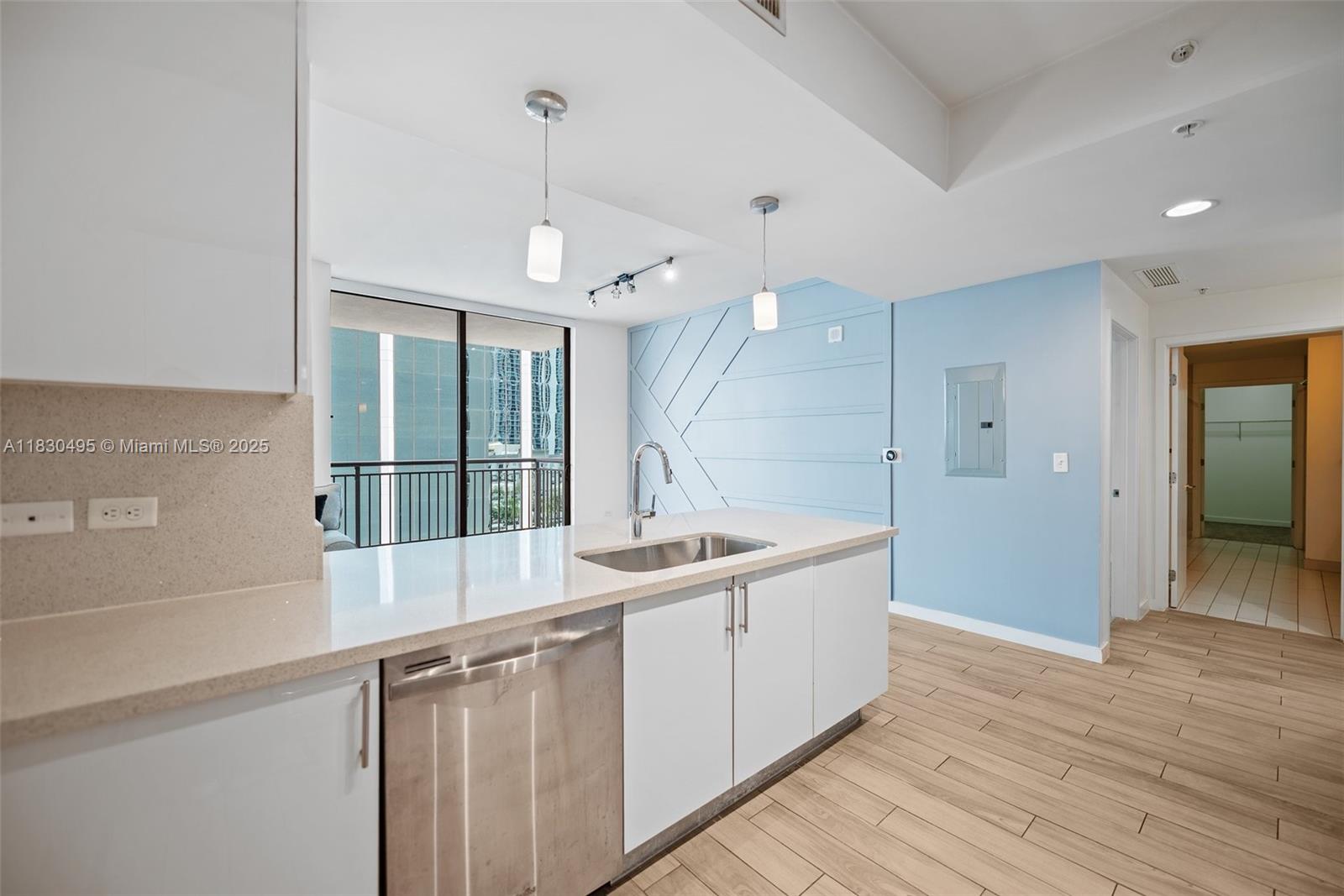 999 SW 1st Ave # 1615