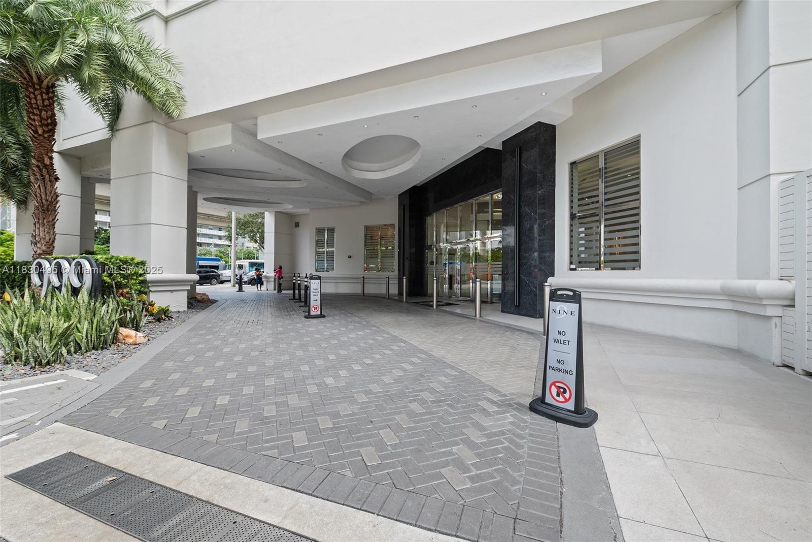 999 SW 1st Ave # 1615