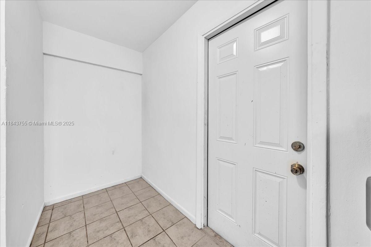 7615 SW 8th Ct