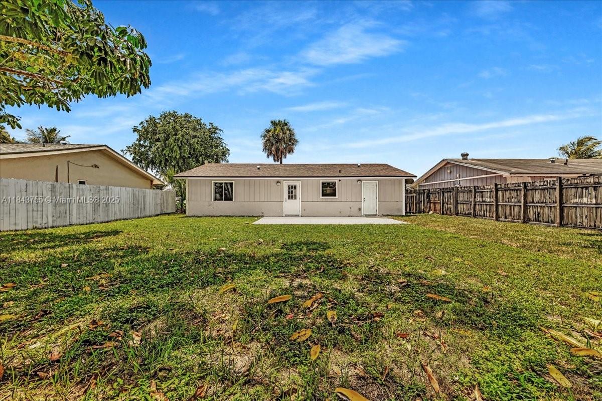 7615 SW 8th Ct
