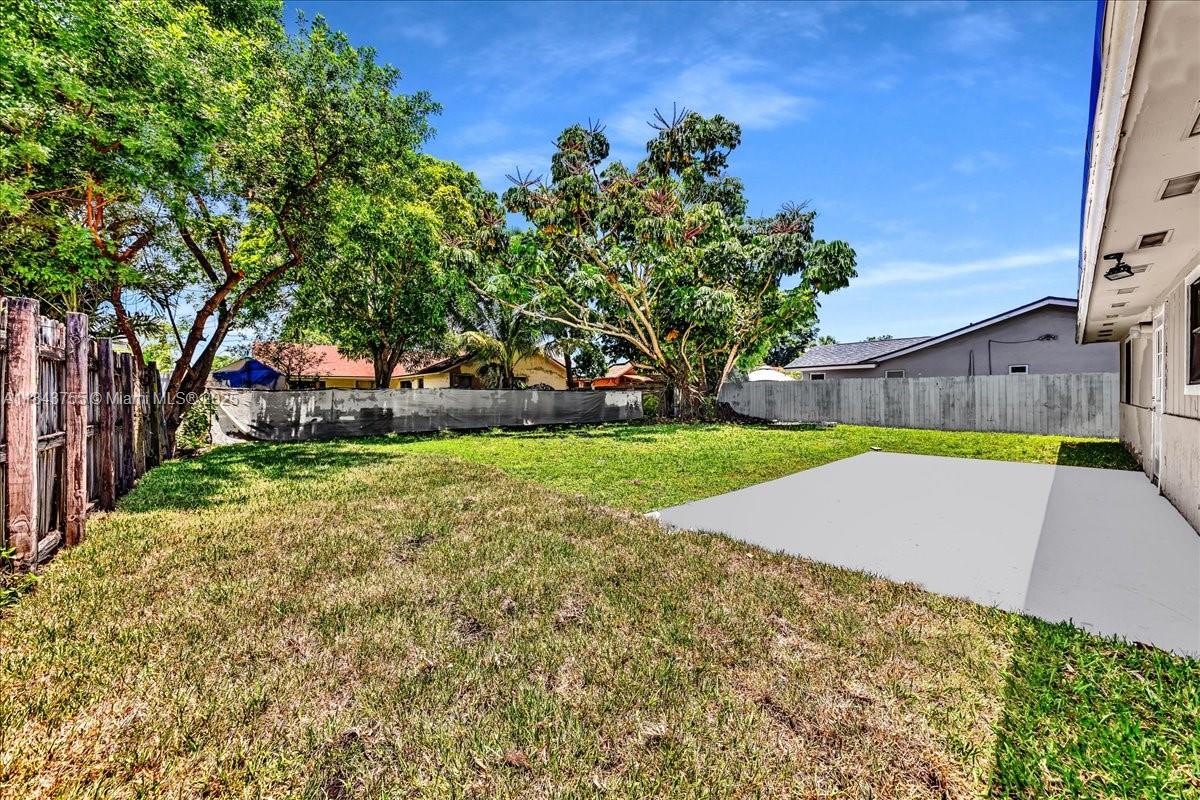 7615 SW 8th Ct