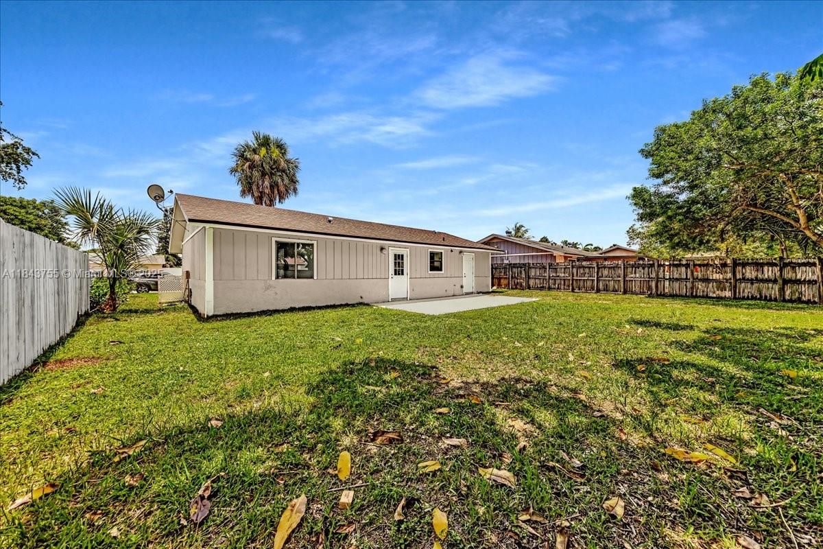 7615 SW 8th Ct