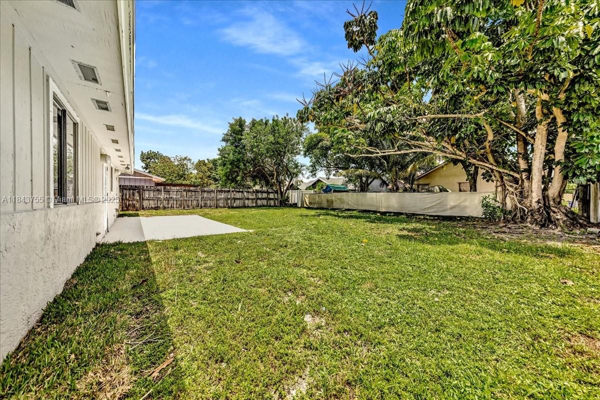 7615 SW 8th Ct