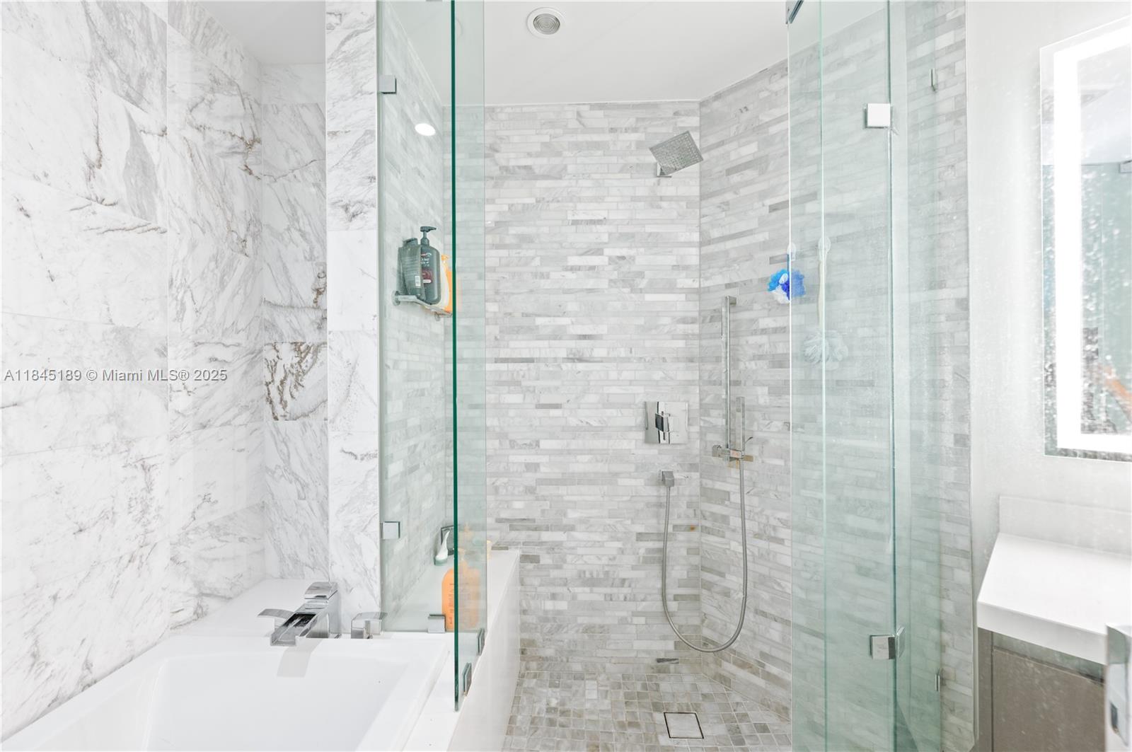 851 NE 1st Ave # 1410