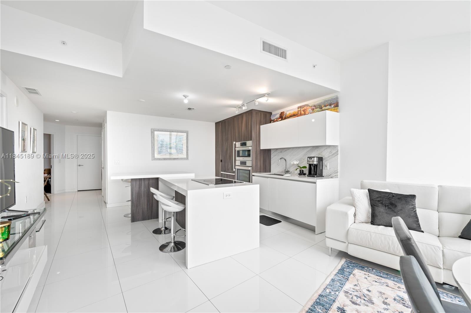 851 NE 1st Ave # 1410