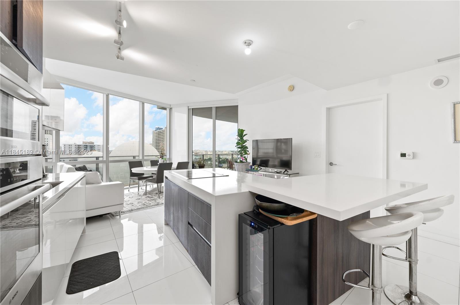 851 NE 1st Ave # 1410