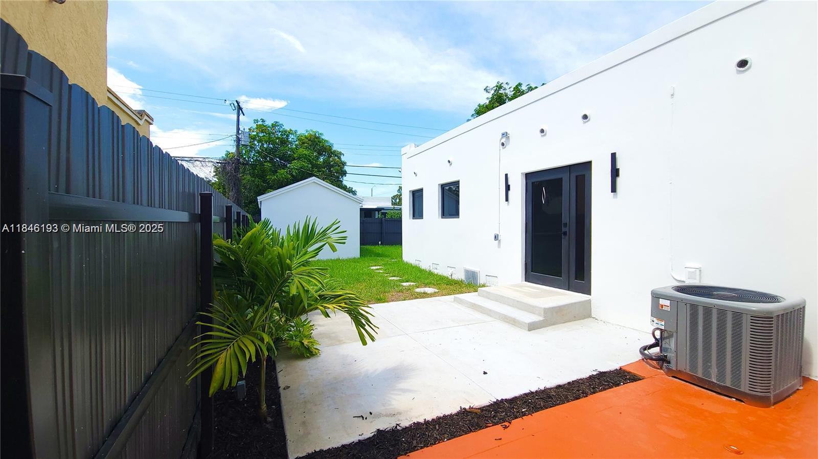 819 NW 48th St