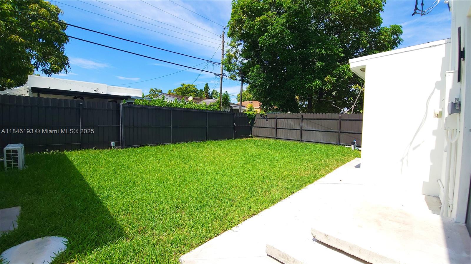 819 NW 48th St