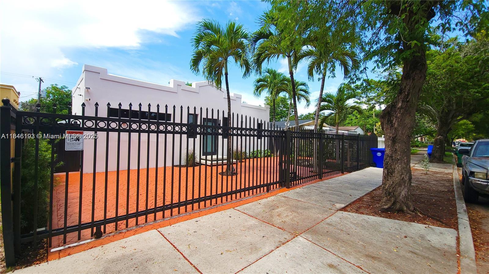 819 NW 48th St