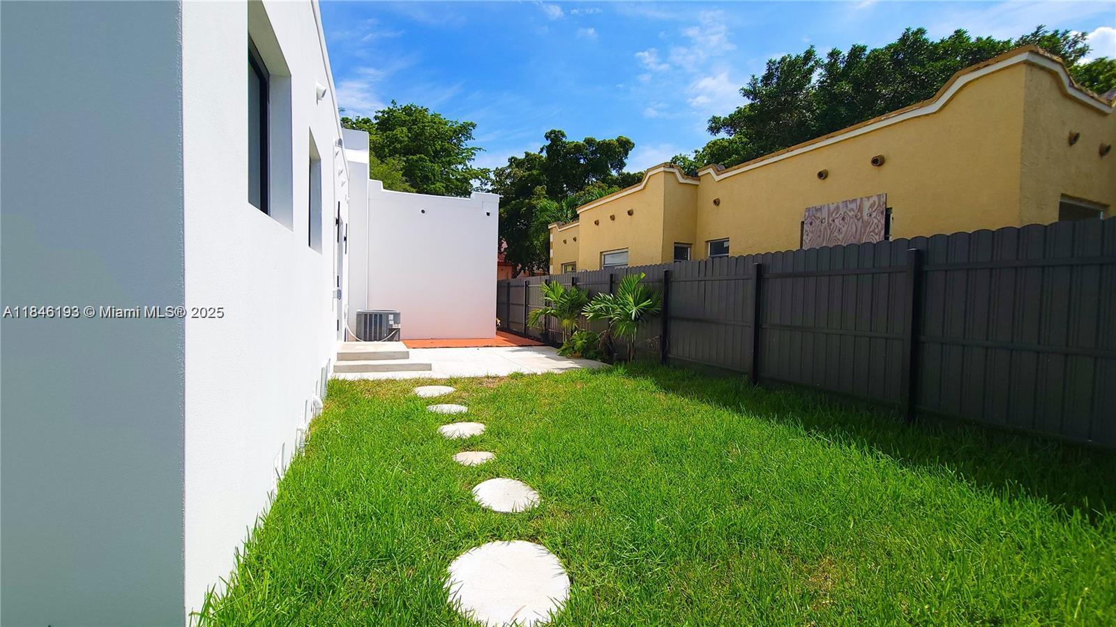 819 NW 48th St