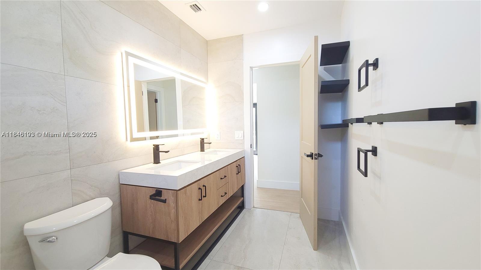 819 NW 48th St