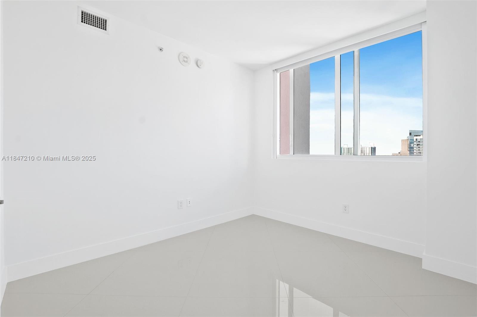 253 NE 2nd St # 3602