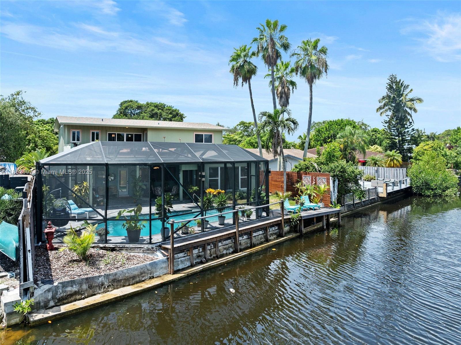 735 NW 35th St