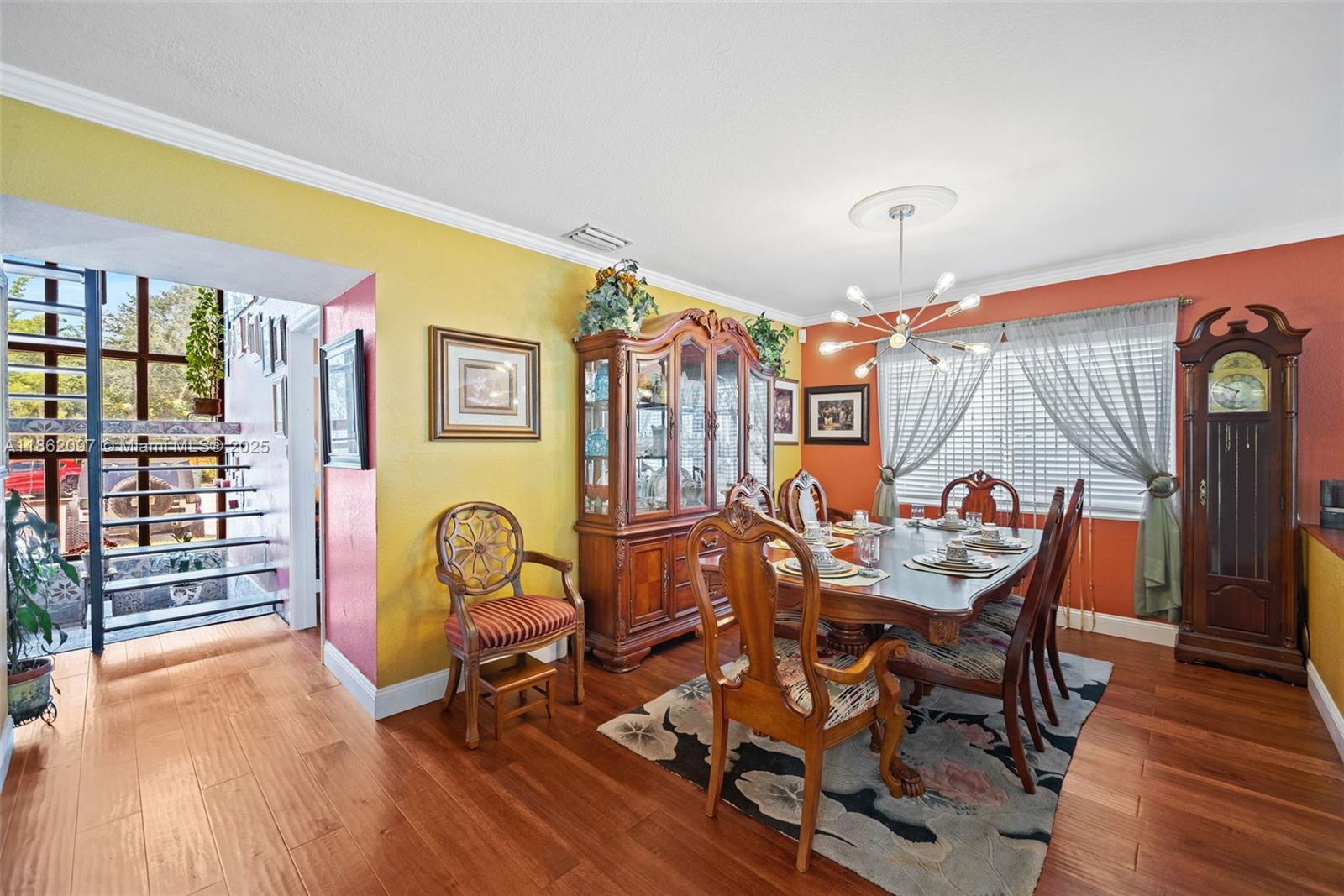 735 NW 35th St