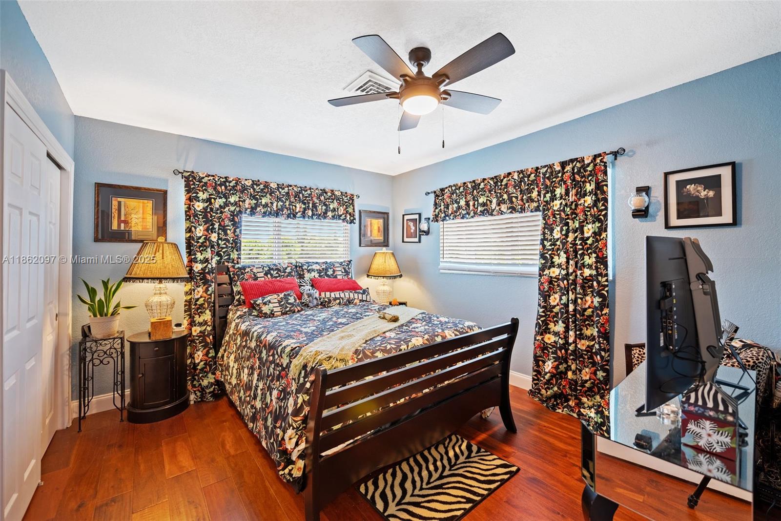 735 NW 35th St