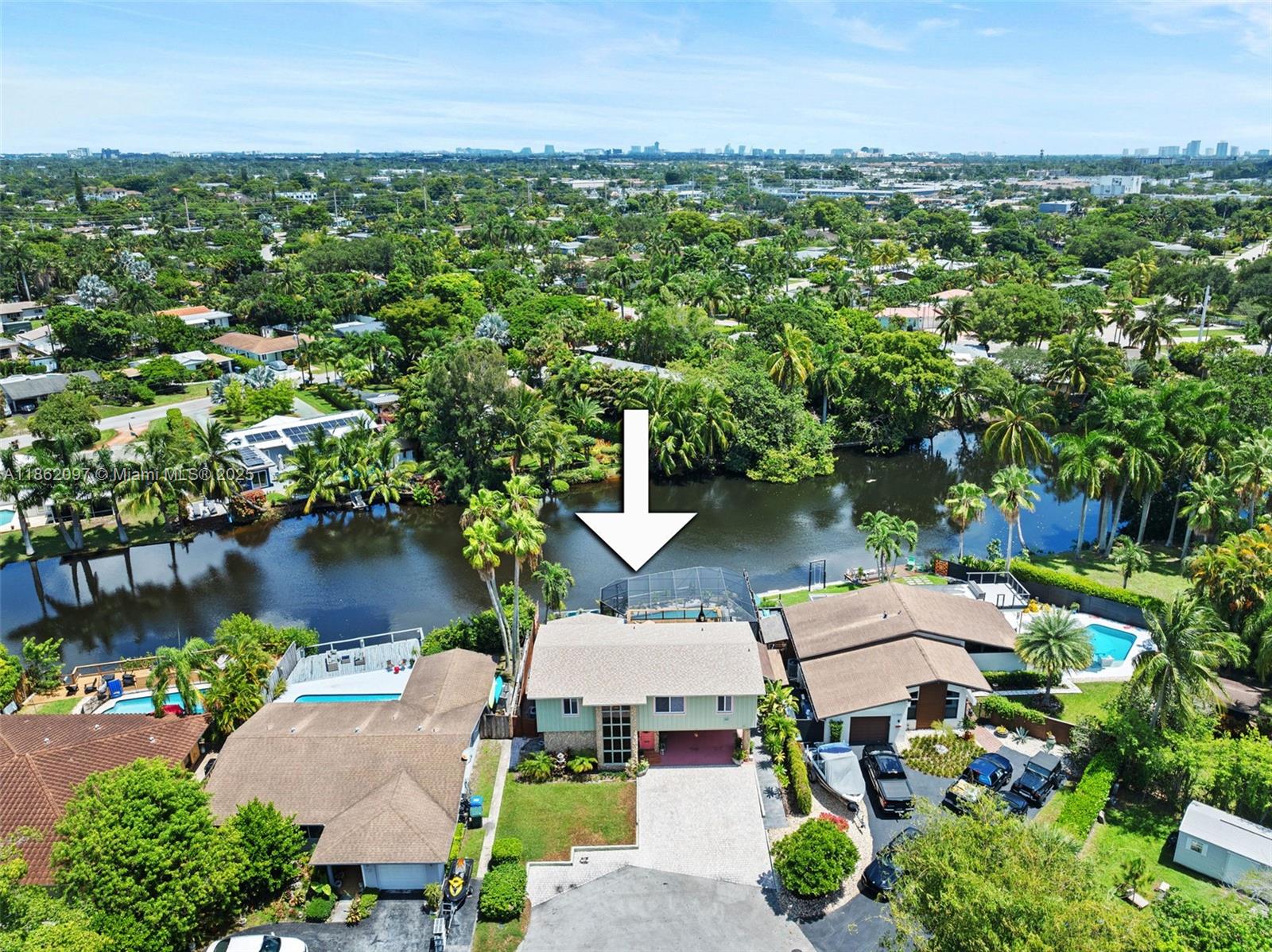 735 NW 35th St