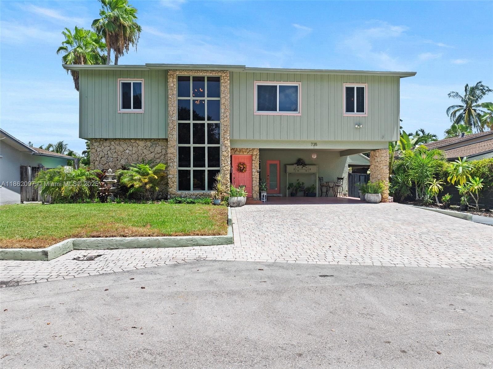 735 NW 35th St