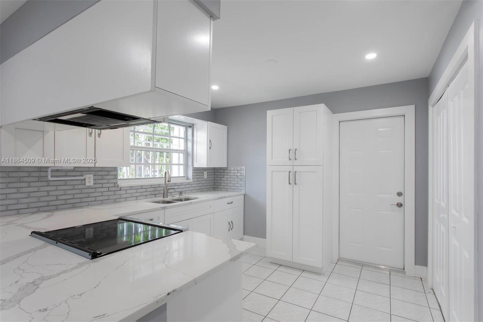 1027 NW 28th Ave