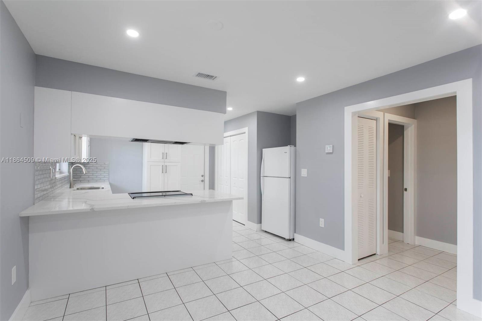 1027 NW 28th Ave