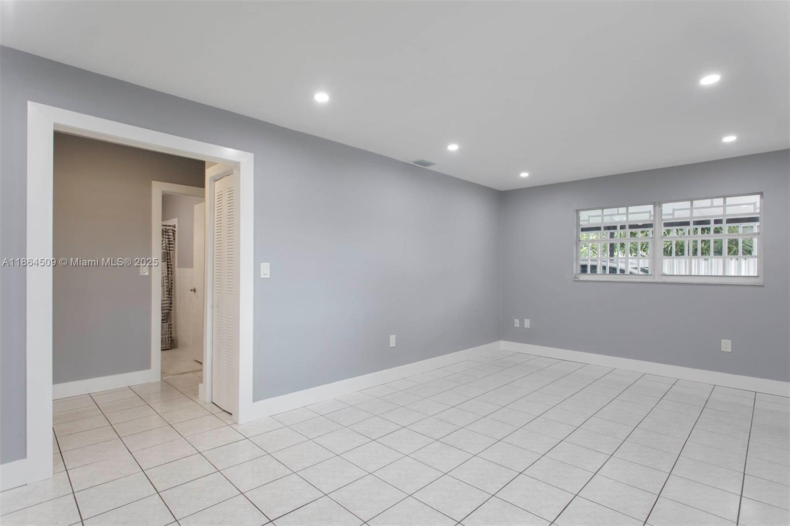 1027 NW 28th Ave