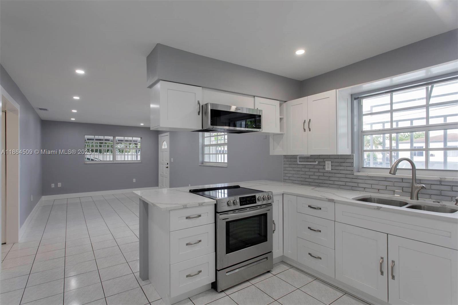 1027 NW 28th Ave