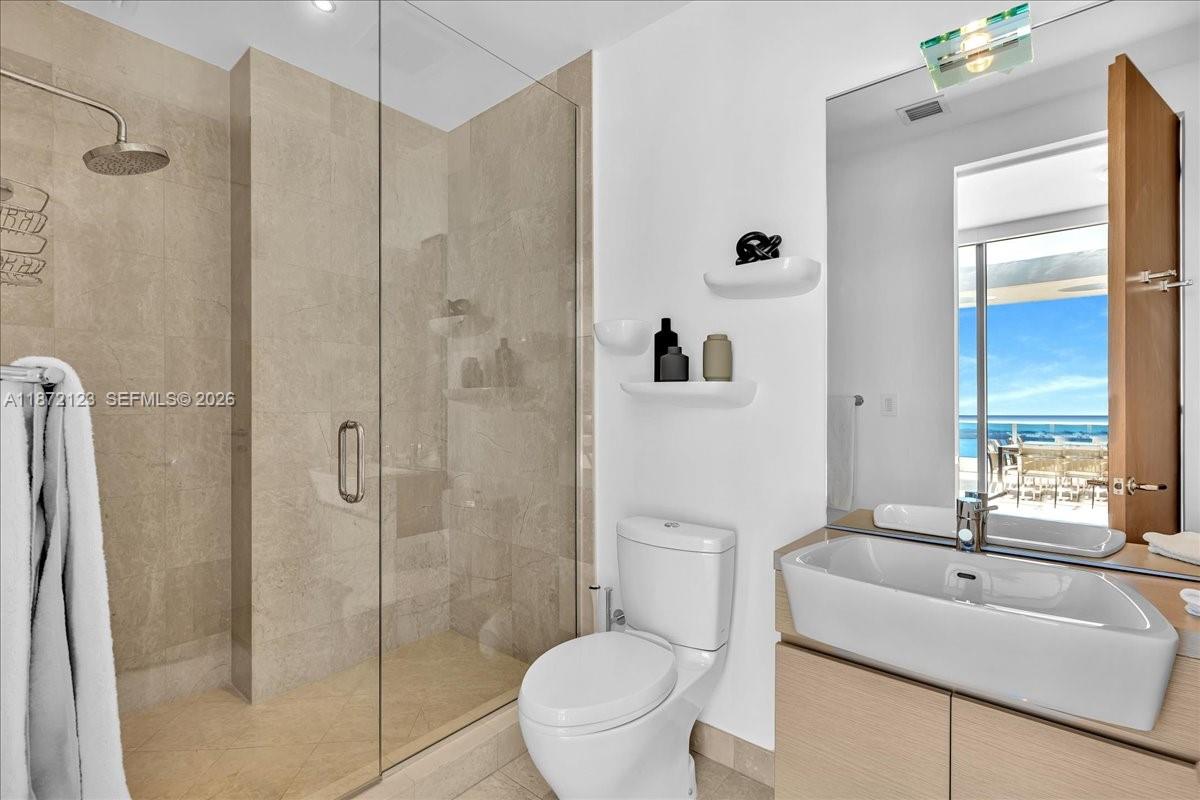 200 Biscayne Boulevard Way # 5401 Unit: PH 5401