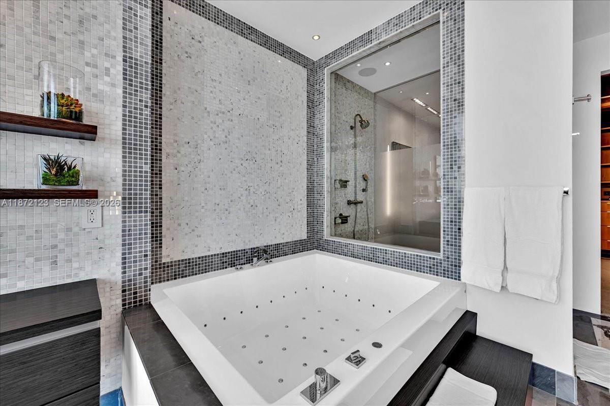 200 Biscayne Boulevard Way # 5401 Unit: PH 5401