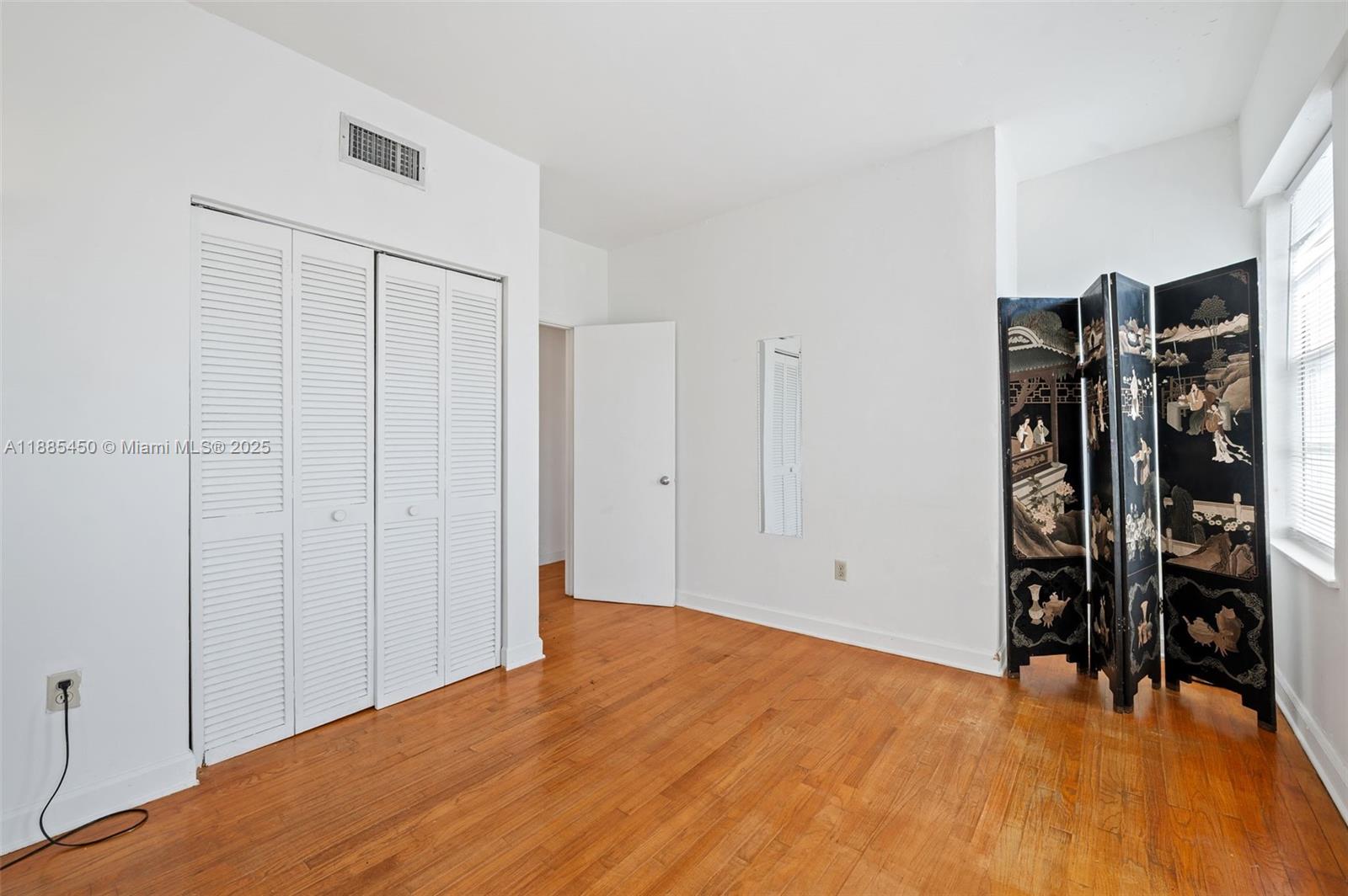 1200 Euclid Ave # 301