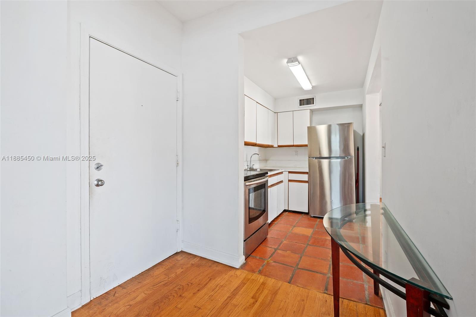 1200 Euclid Ave # 301