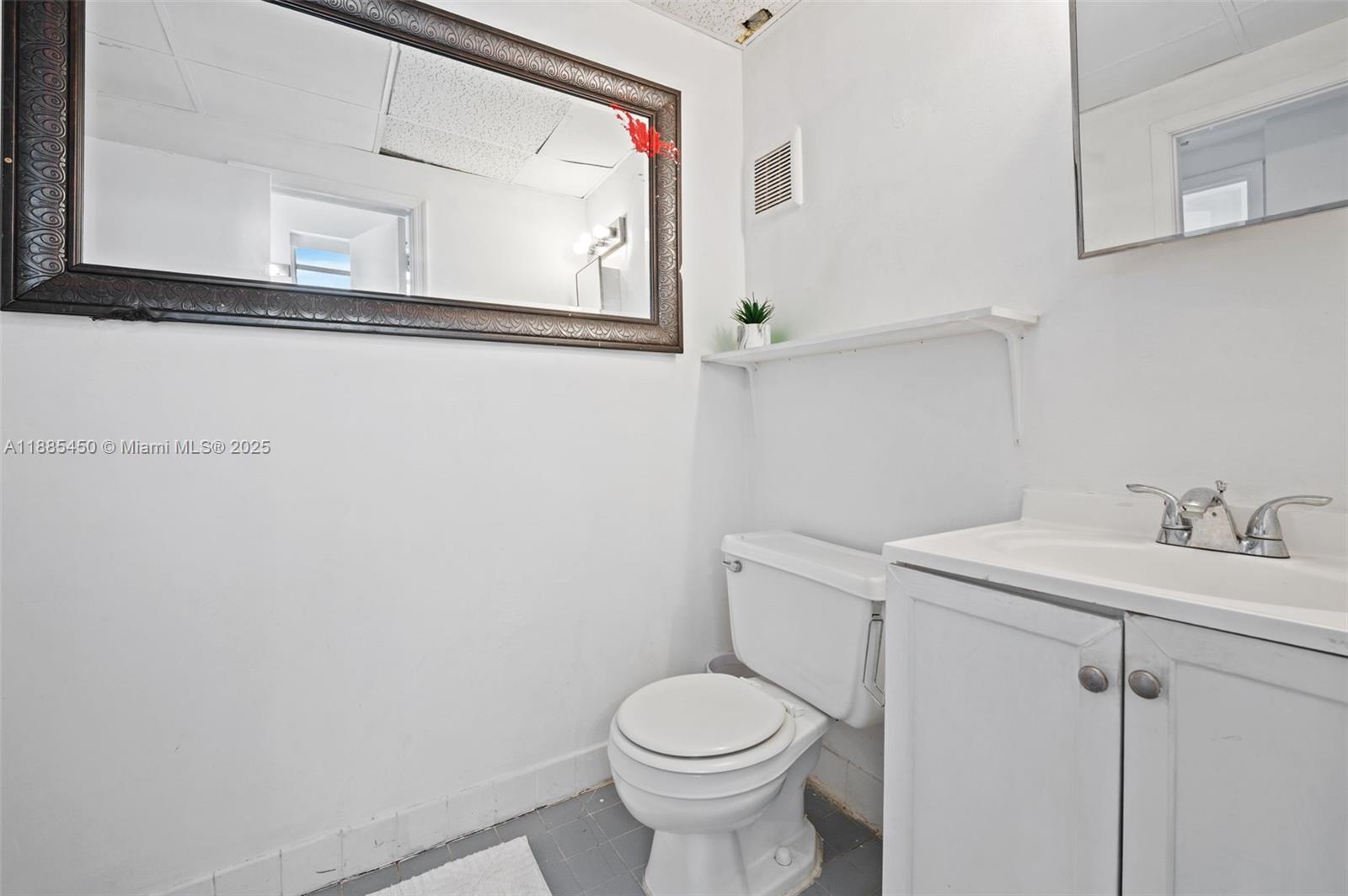 1200 Euclid Ave # 301