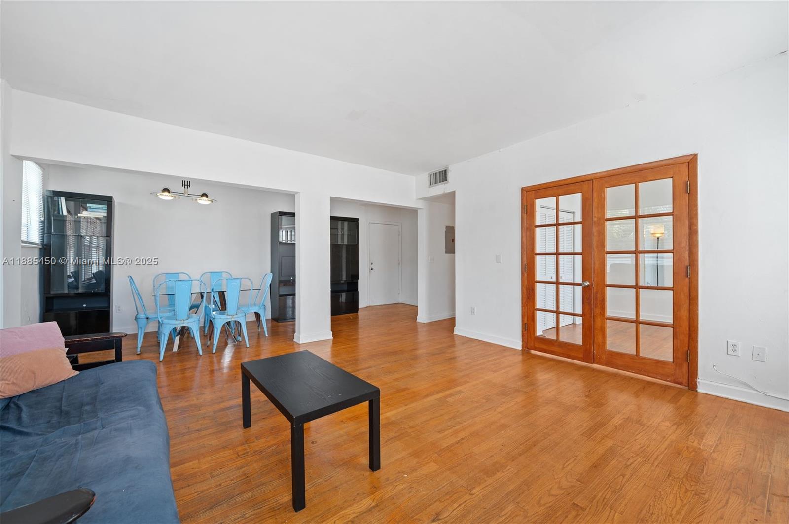 1200 Euclid Ave # 301