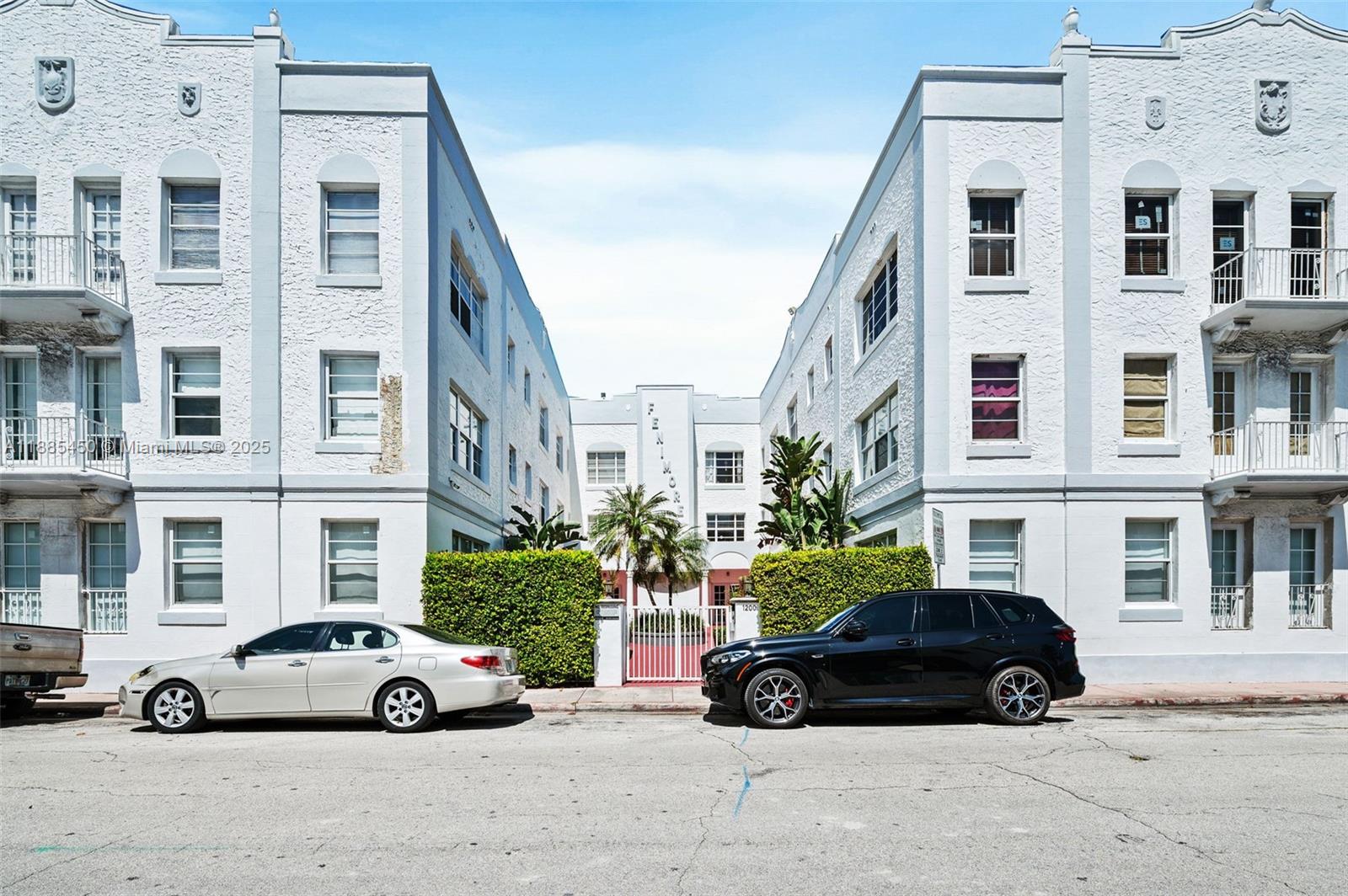 1200 Euclid Ave # 301