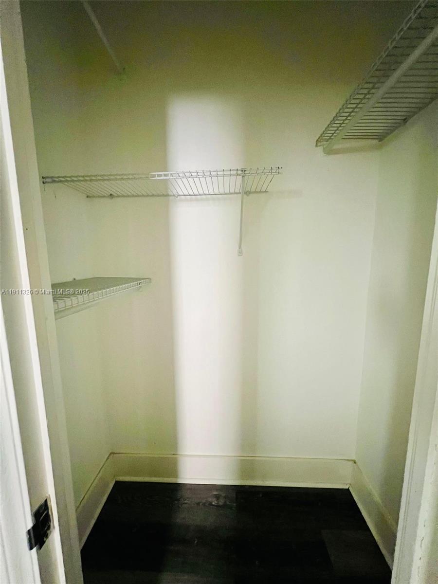 1606 Jefferson Ave # 6