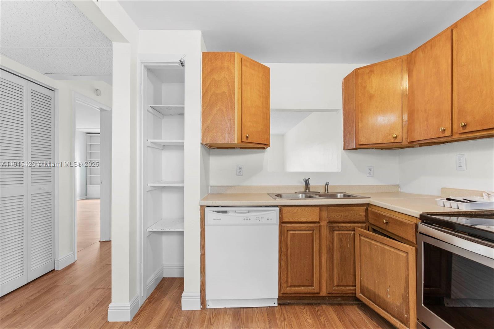 19305 NE 2nd Ave # 2308