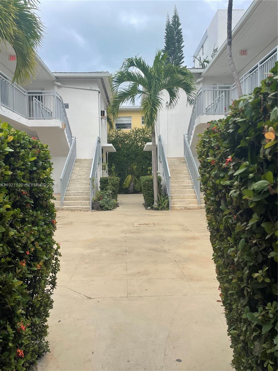 8021 Abbott Ave