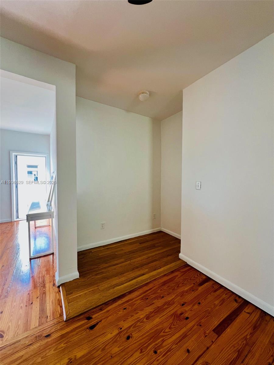 1606 Jefferson Ave # 8