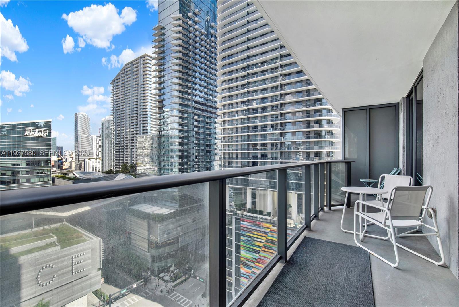 45 SW 9th St # 1609